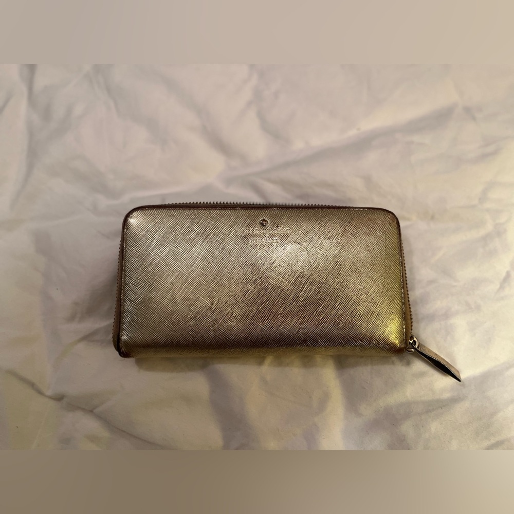 FLAWED Kate Spade Wallet